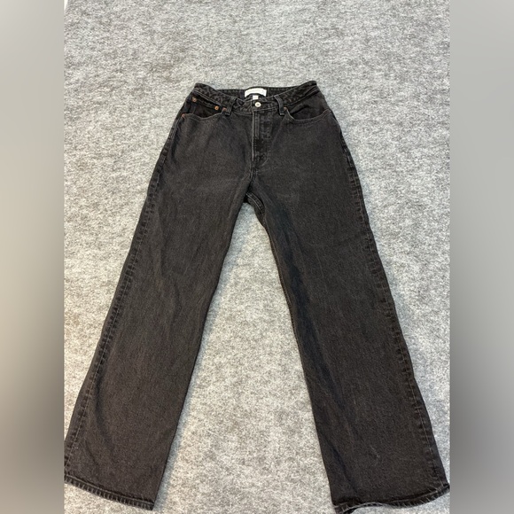 Abercrombie & Fitch Denim - Abercrombie & Fitch the 90s Relaxed Jean High Rise in Black Size 28